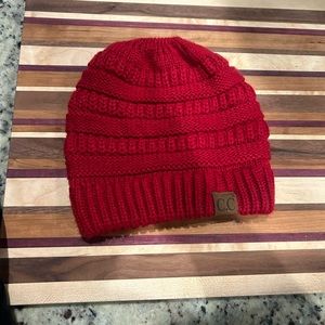 C.C BeanieTail Cable Knit Messy High Bun Ponytail Beanie-EUC ❤️